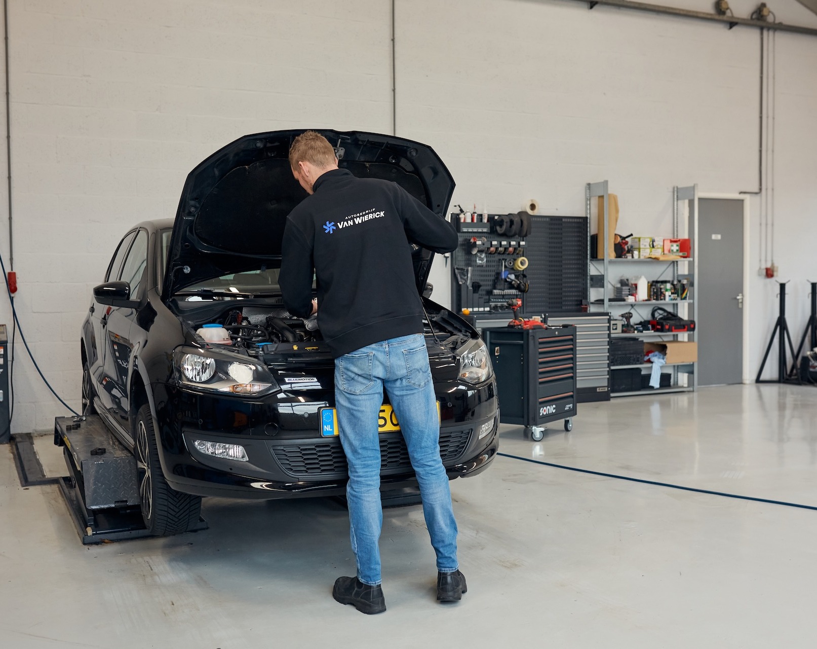 Content 27_content_image_1763474481979380234.jpg Automonteur | Autobedrijf van Wierick