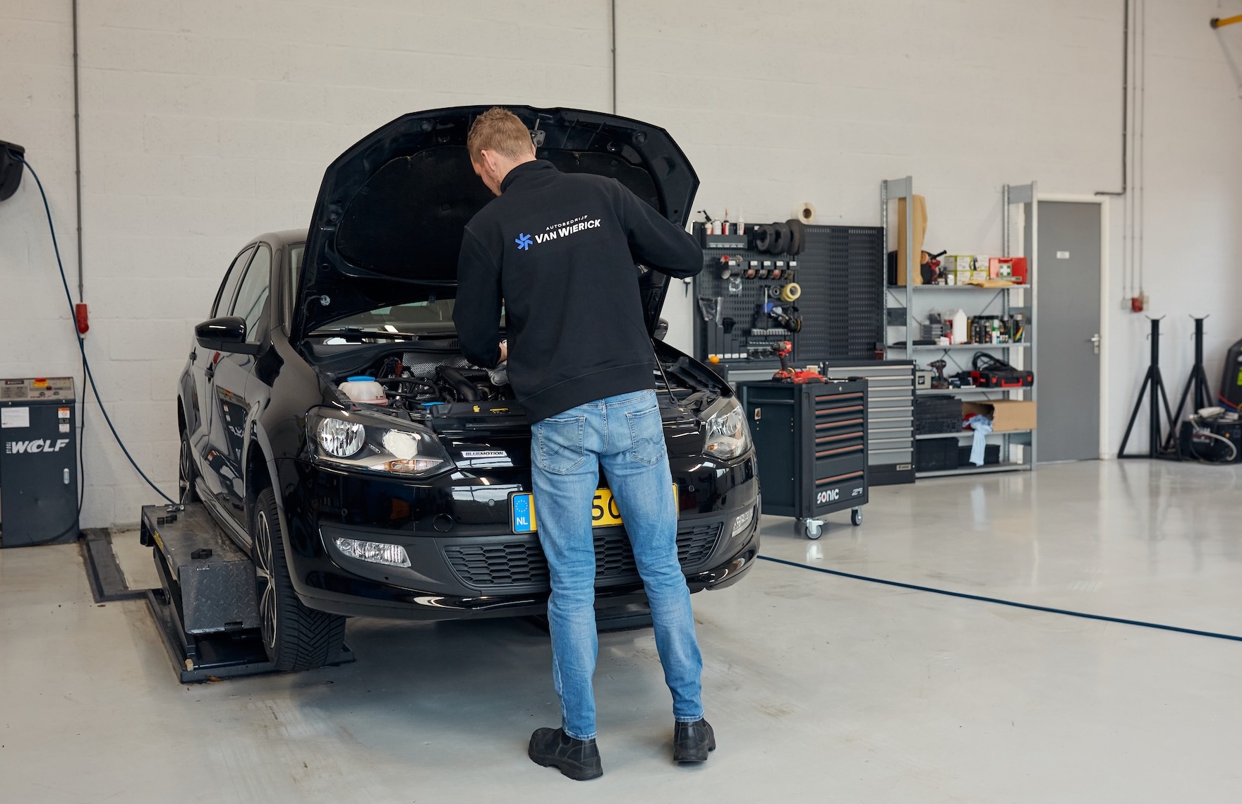 Subpage Details Slider Image Automonteur | Autobedrijf van Wierick