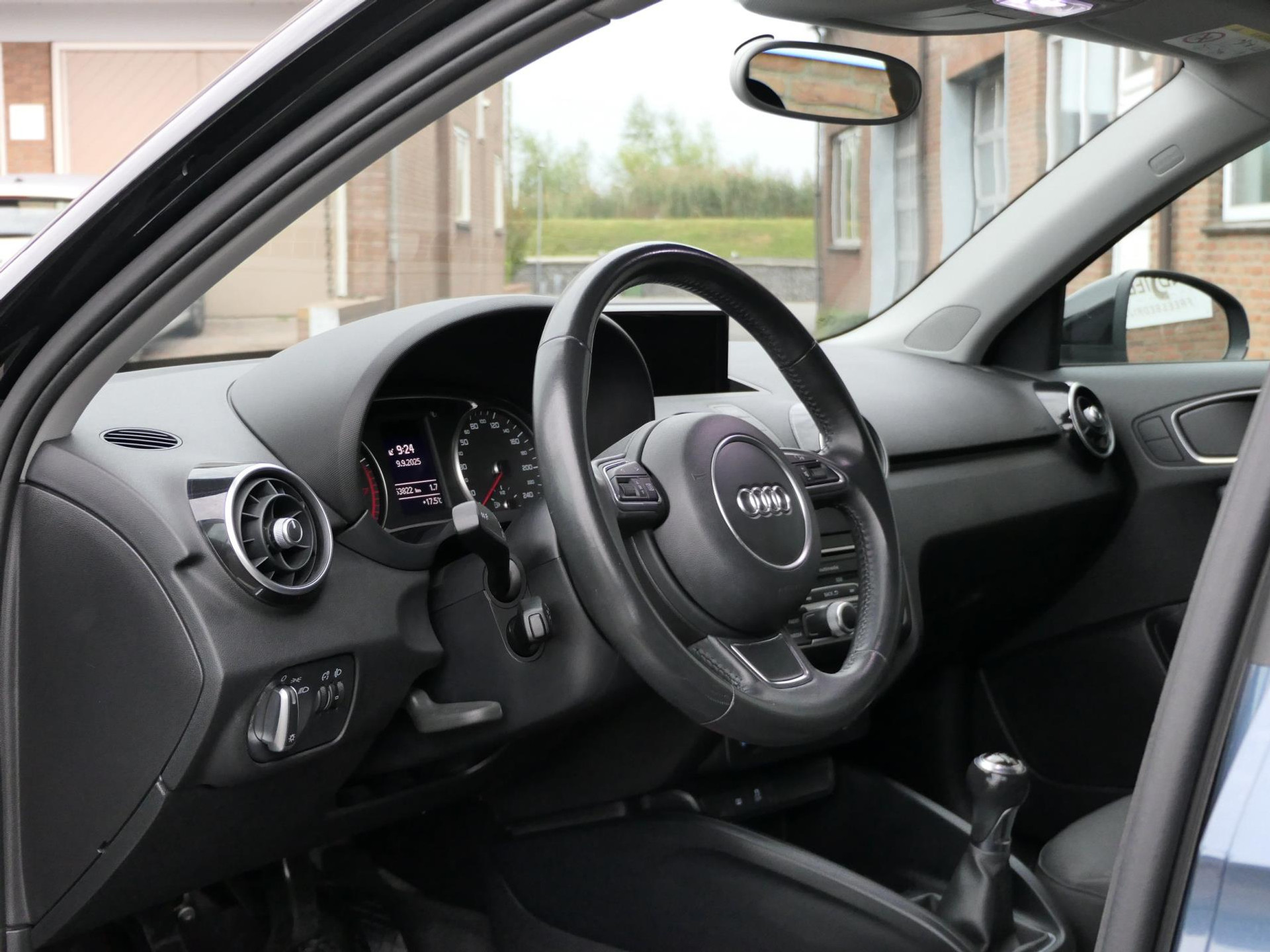 Audi A1 Sportback 1.0 TFSI S-Line 95PK | Cruise | Bluetooth | 17 Inch | Navi 47486721-6.jpg | Autobedrijf van Wierick