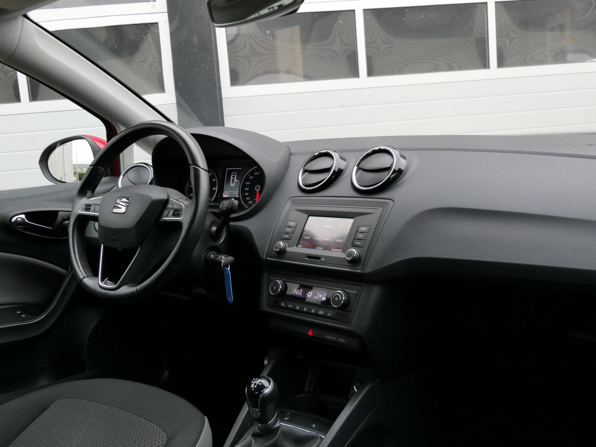 SEAT Ibiza 1.2 TSI | Stoelverwarming | Bluetooth | Clima 47487239-11.jpg | Autobedrijf van Wierick