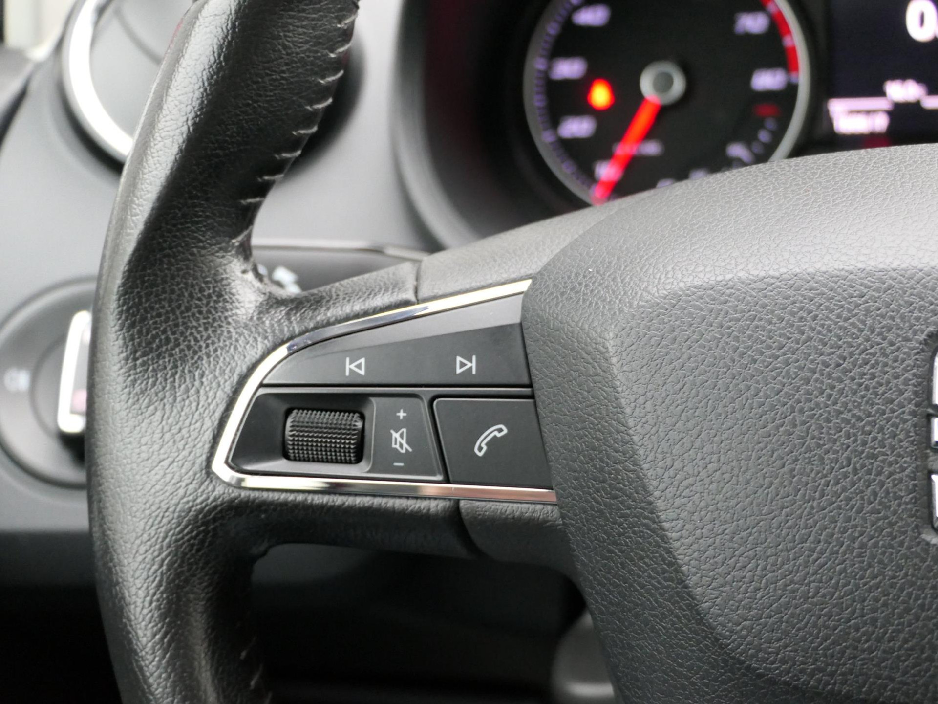 SEAT Ibiza 1.2 TSI | Stoelverwarming | Bluetooth | Clima 47487239-17.jpg | Autobedrijf van Wierick