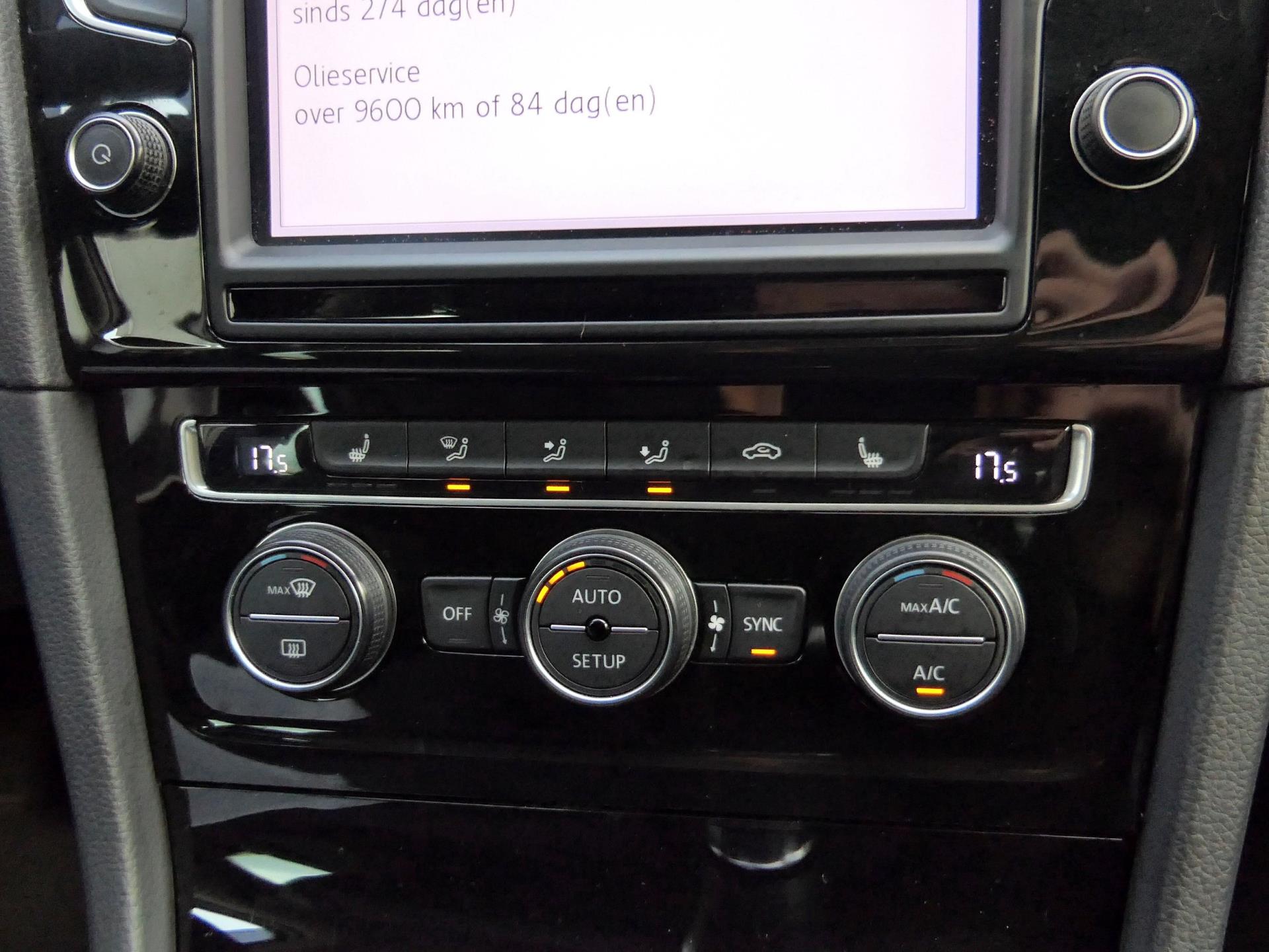 Volkswagen Golf Variant 1.4 TSI Highline 122PK | Xenon | Half leder/stof | Stoelverwarming 47546461-12.jpg | Autobedrijf van Wierick