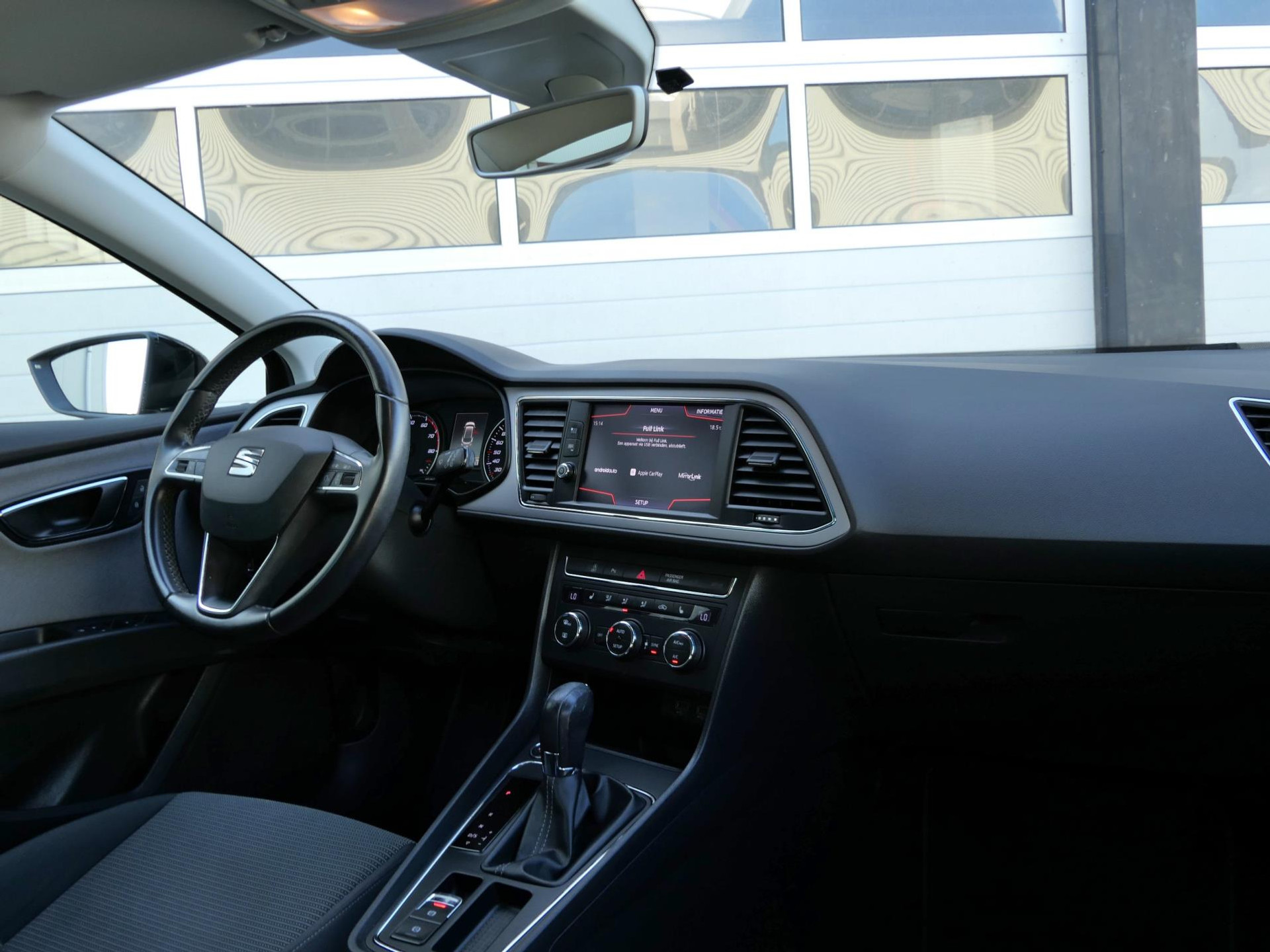SEAT Leon ST 1.0 EcoTSI Style Business Intense Automaat 116PK | Apple Carplay | Cruise | Stoelverwarming 47813343-10.jpg | Autobedrijf van Wierick