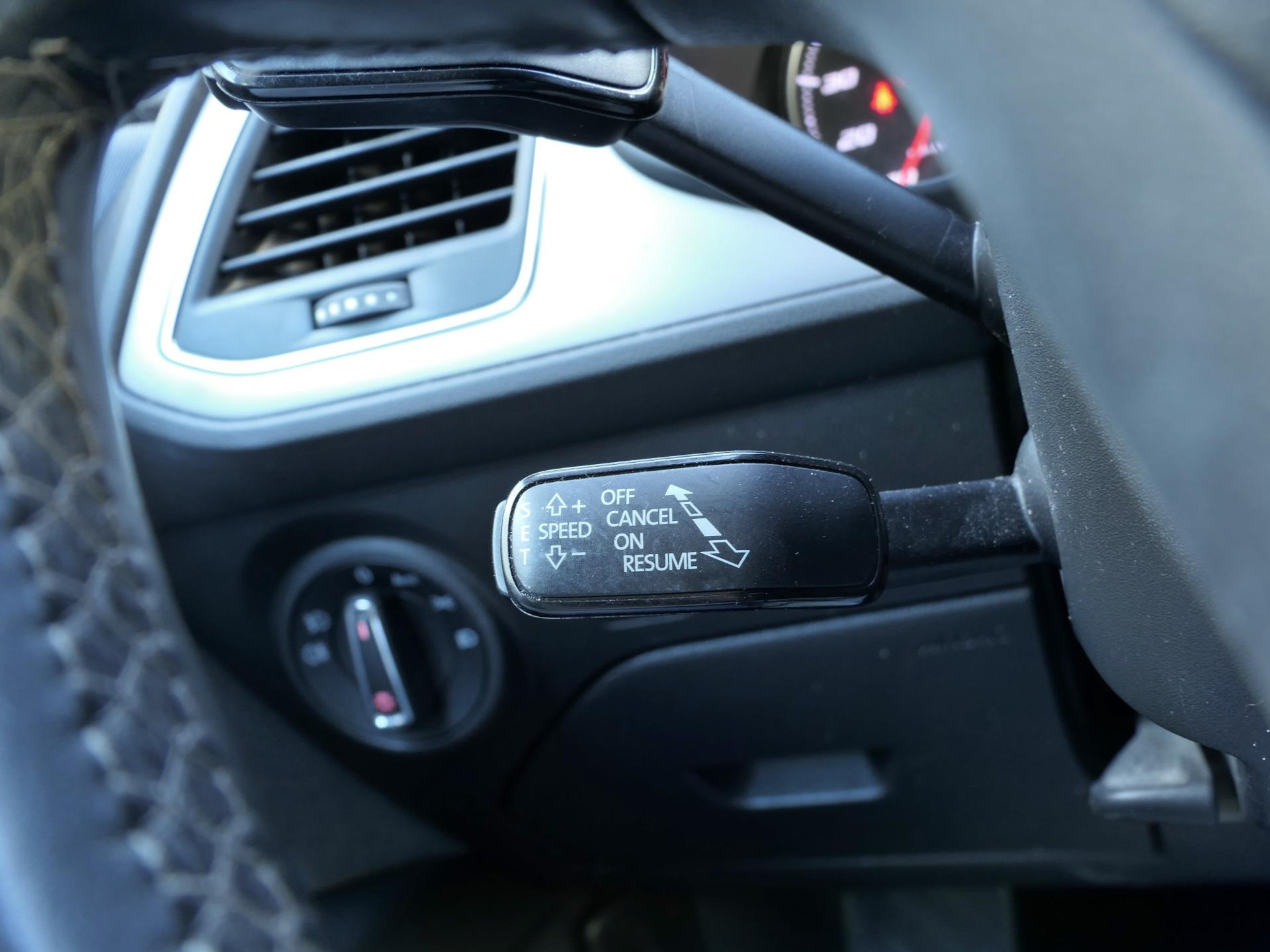 SEAT Leon ST 1.0 EcoTSI Style Business Intense Automaat 116PK | Apple Carplay | Cruise | Stoelverwarming 47813343-11.jpg | Autobedrijf van Wierick