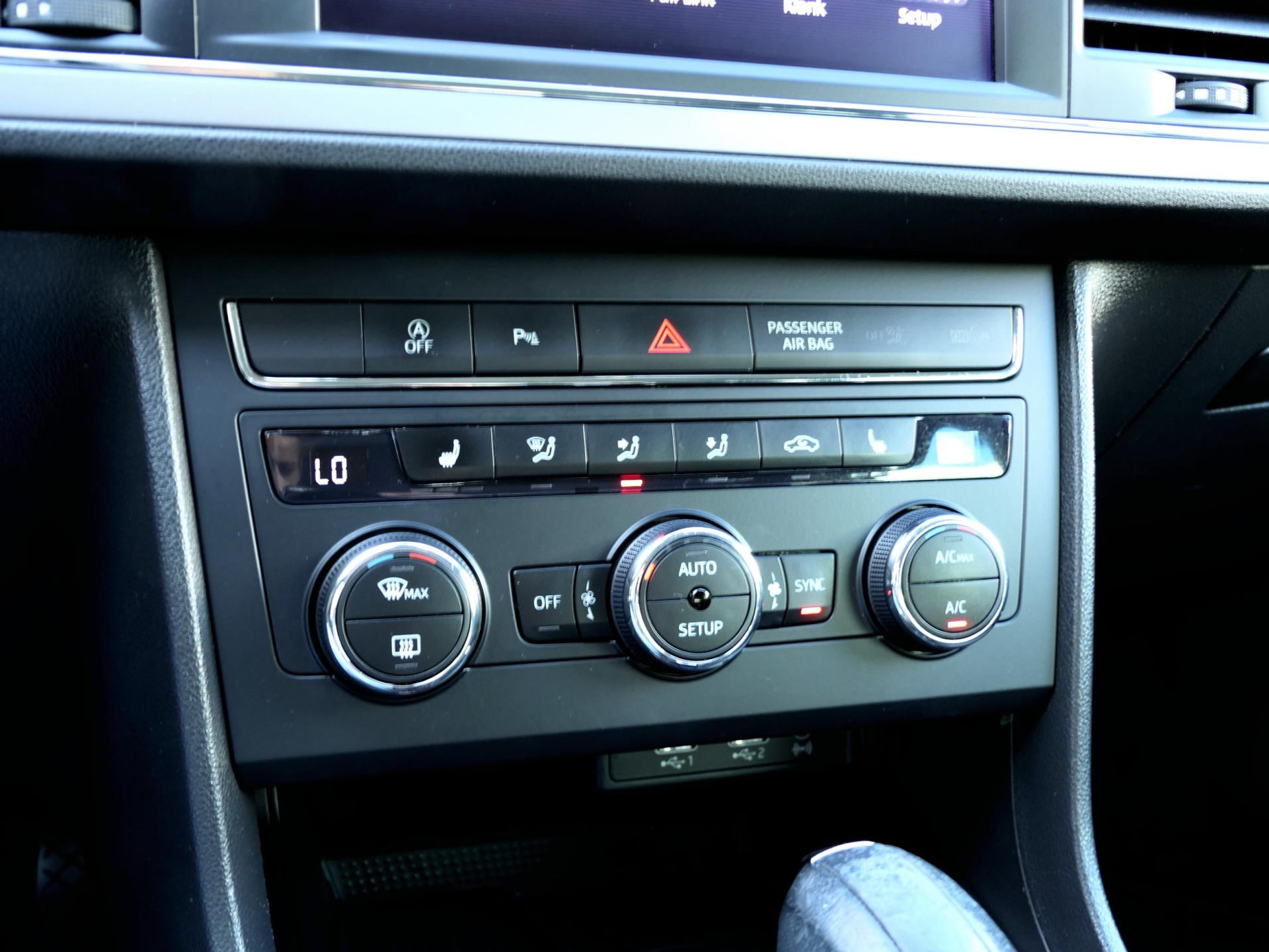 SEAT Leon ST 1.0 EcoTSI Style Business Intense Automaat 116PK | Apple Carplay | Cruise | Stoelverwarming 47813343-14.jpg | Autobedrijf van Wierick