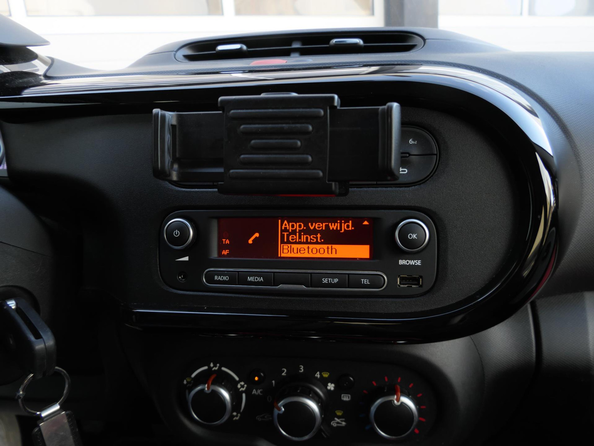 Renault Twingo 0.9 TCe Dynamique | Cruise | Bluetooth | 16 Inch | NAP 47974687-11.jpg | Autobedrijf van Wierick