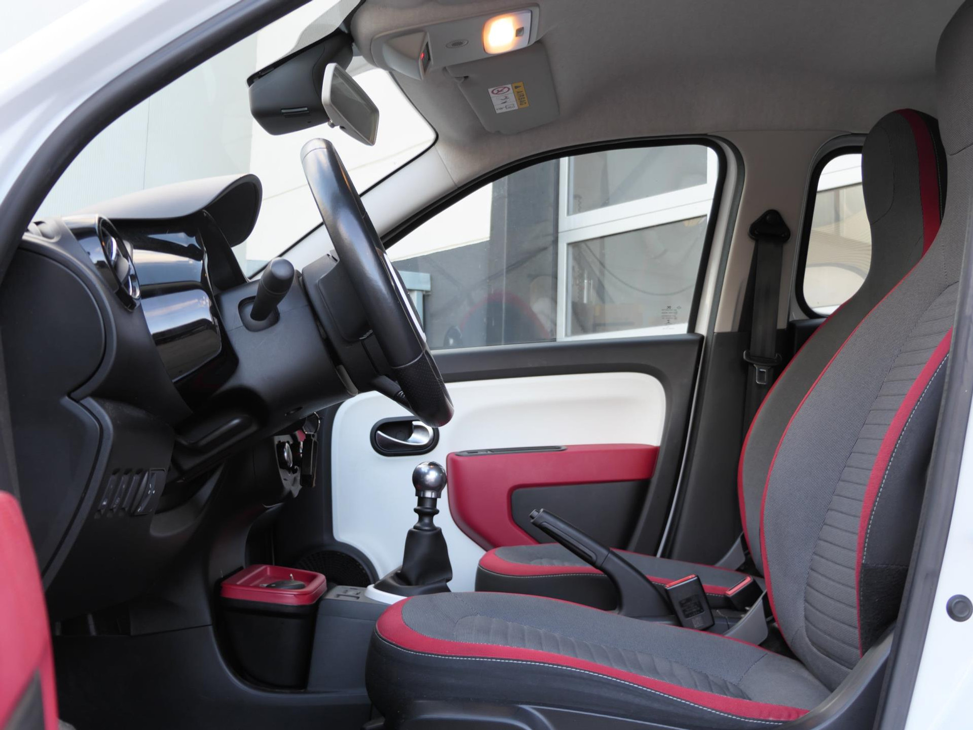 Renault Twingo 0.9 TCe Dynamique | Cruise | Bluetooth | 16 Inch | NAP 47974687-5.jpg | Autobedrijf van Wierick