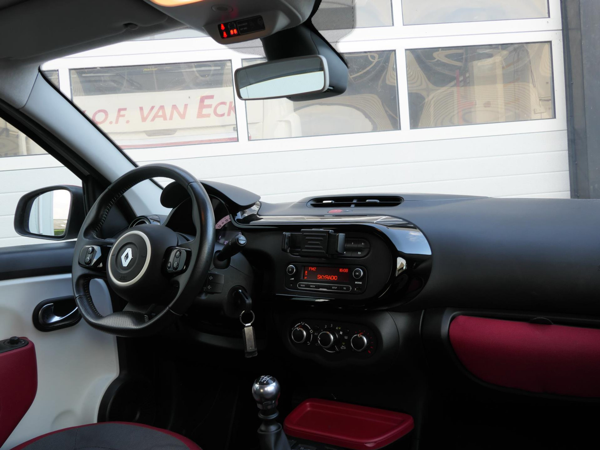 Renault Twingo 0.9 TCe Dynamique | Cruise | Bluetooth | 16 Inch | NAP 47974687-8.jpg | Autobedrijf van Wierick