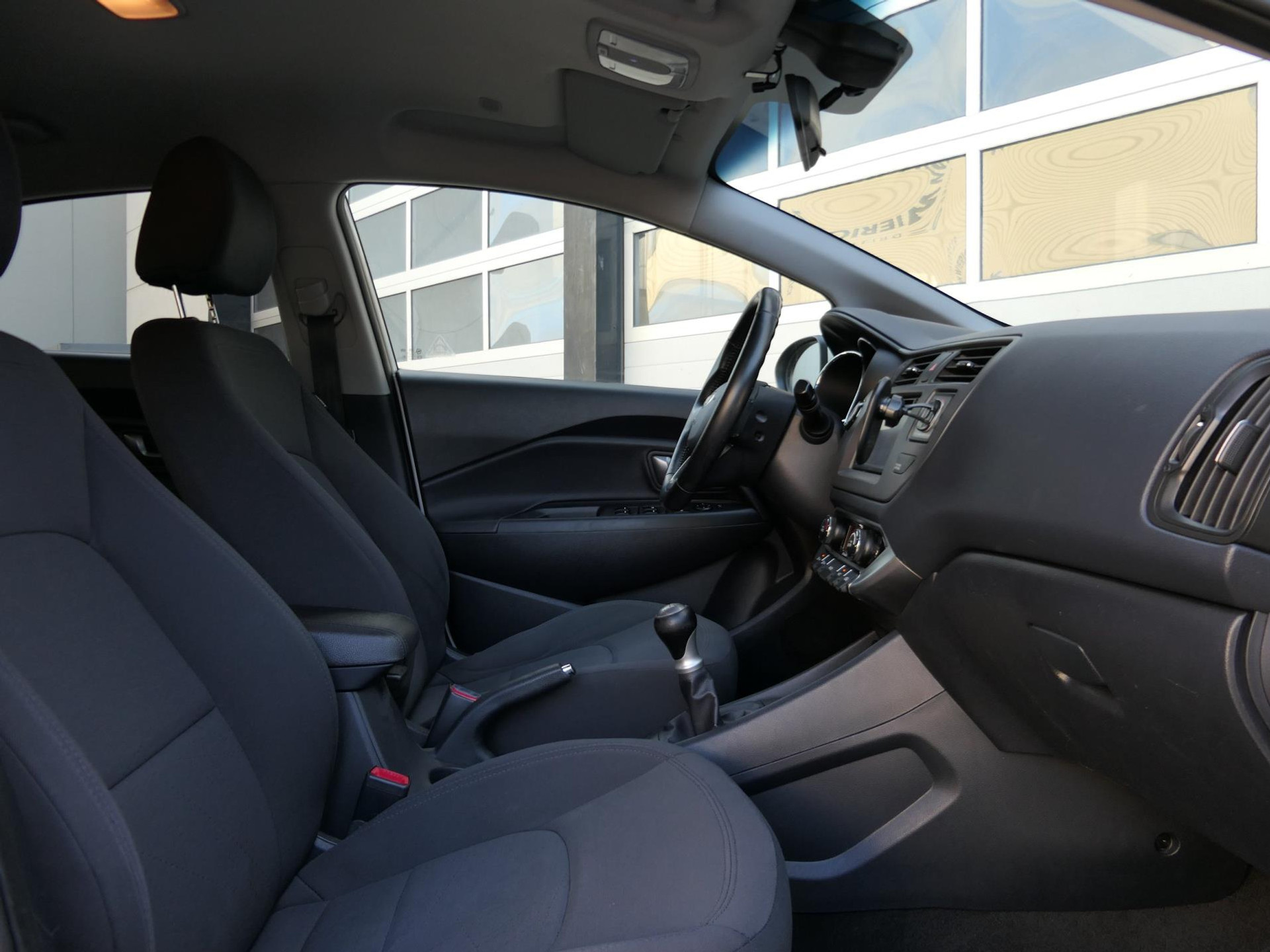 Kia Rio 1.2 CVVT Super Pack 5-Deurs | Cruise | Clima | Bluetooth | 17 Inch 48052003-10.jpg | Autobedrijf van Wierick