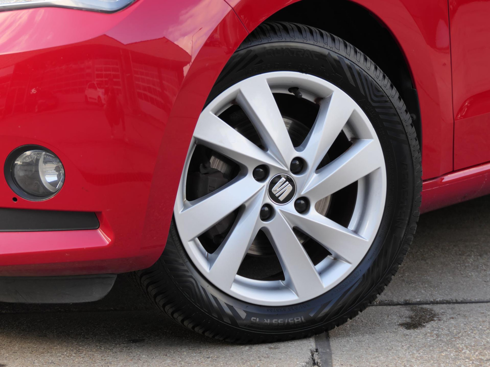 SEAT Mii 1.0 Sport Dynamic 5-Deurs | 15 Inch | Stoelverwarming | Getinte ramen 48305698-4.jpg | Autobedrijf van Wierick