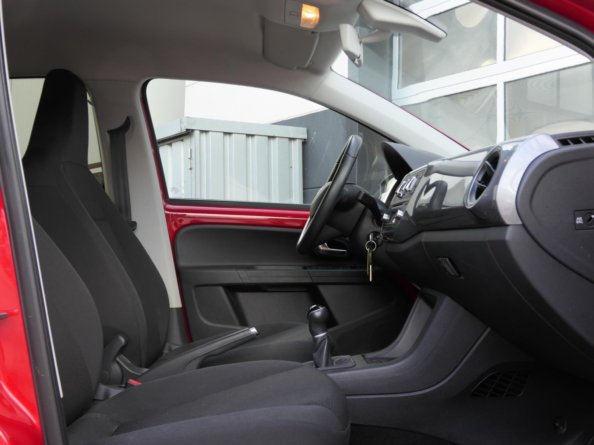 SEAT Mii 1.0 Sport Dynamic 5-Deurs | 15 Inch | Stoelverwarming | Getinte ramen 48305698-6.jpg | Autobedrijf van Wierick