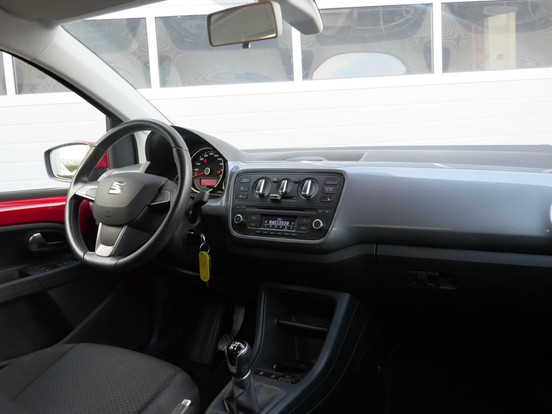 SEAT Mii 1.0 Sport Dynamic 5-Deurs | 15 Inch | Stoelverwarming | Getinte ramen 48305698-7.jpg | Autobedrijf van Wierick