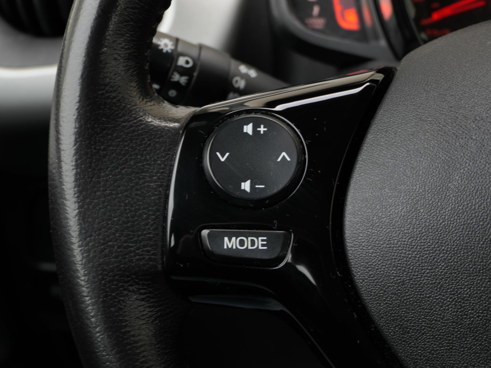 Toyota Aygo 1.0 VVT-i x-play | Camera | Airco | 5-Deurs 48476203-13.jpg | Autobedrijf van Wierick