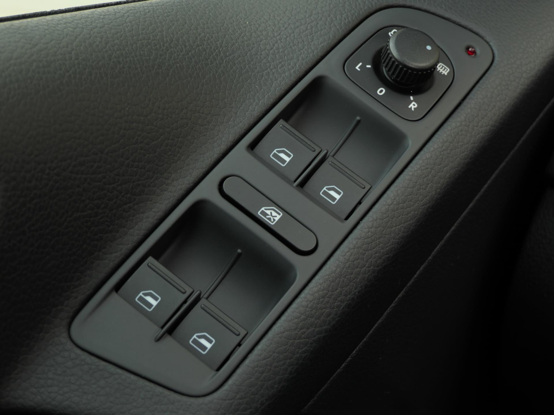 Volkswagen Tiguan 1.4 TSI Comfort&Design Edition | Trekhaak | Kantel/schuif Dak | Cruise 48477593-23.jpg | Autobedrijf van Wierick