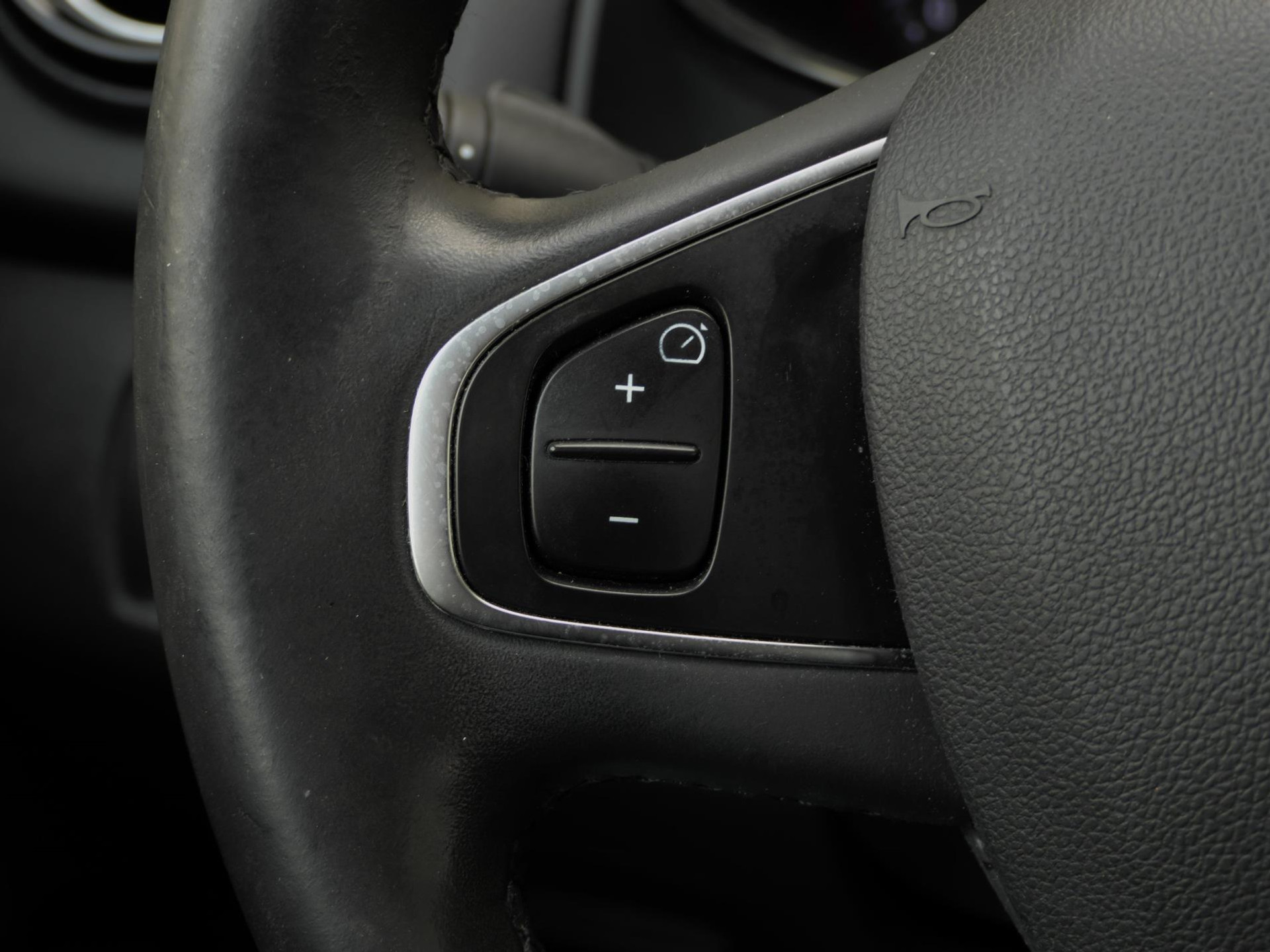 Renault Clio Estate 0.9 TCe Limited | Cruise | PDC | 17 Inch | Nette Staat 48483168-16.jpg | Autobedrijf van Wierick