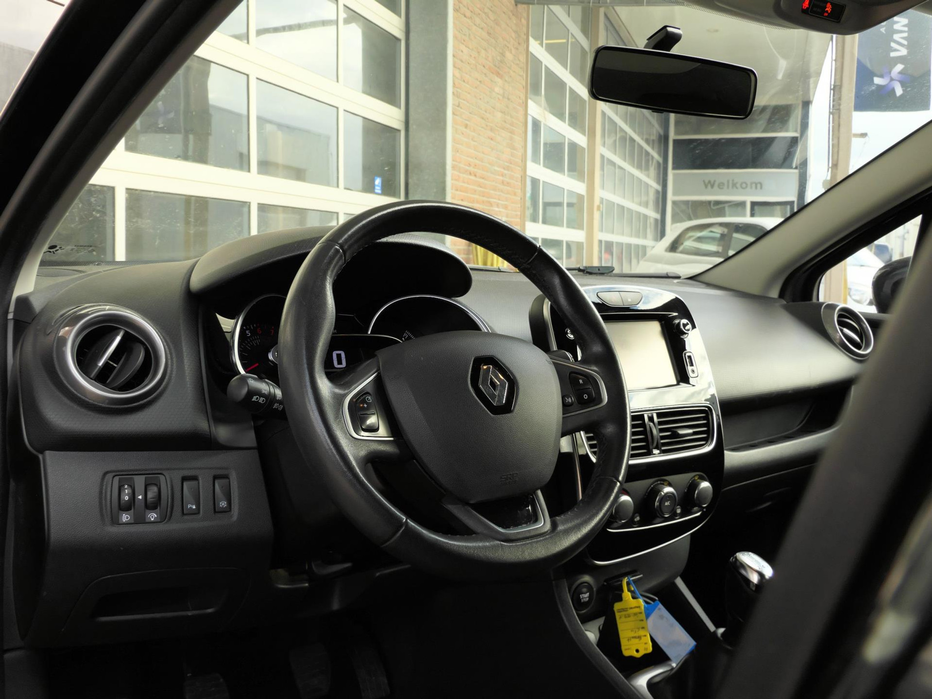 Renault Clio Estate 0.9 TCe Limited | Cruise | PDC | 17 Inch | Nette Staat 48483168-6.jpg | Autobedrijf van Wierick