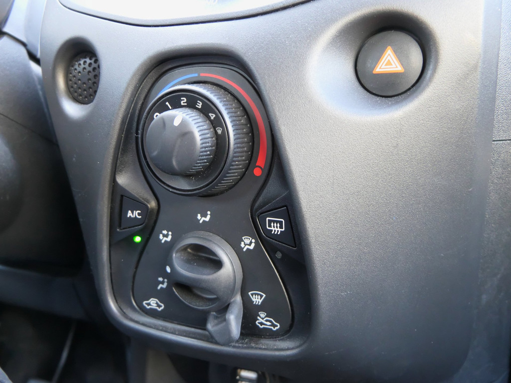 Toyota Aygo 1.0 VVT-i x-now 5-Deurs | Airco | Zuinig! | NAP 54891964-12.jpg | Autobedrijf van Wierick