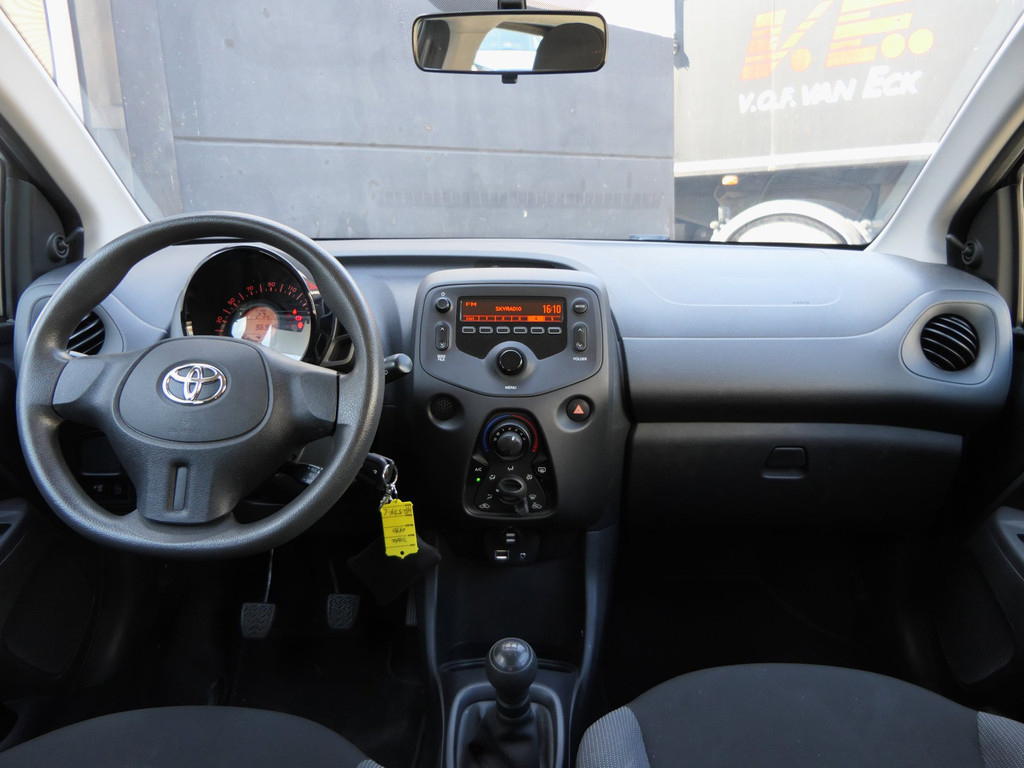 Toyota Aygo 1.0 VVT-i x-now 5-Deurs | Airco | Zuinig! | NAP 54891964-6.jpg | Autobedrijf van Wierick