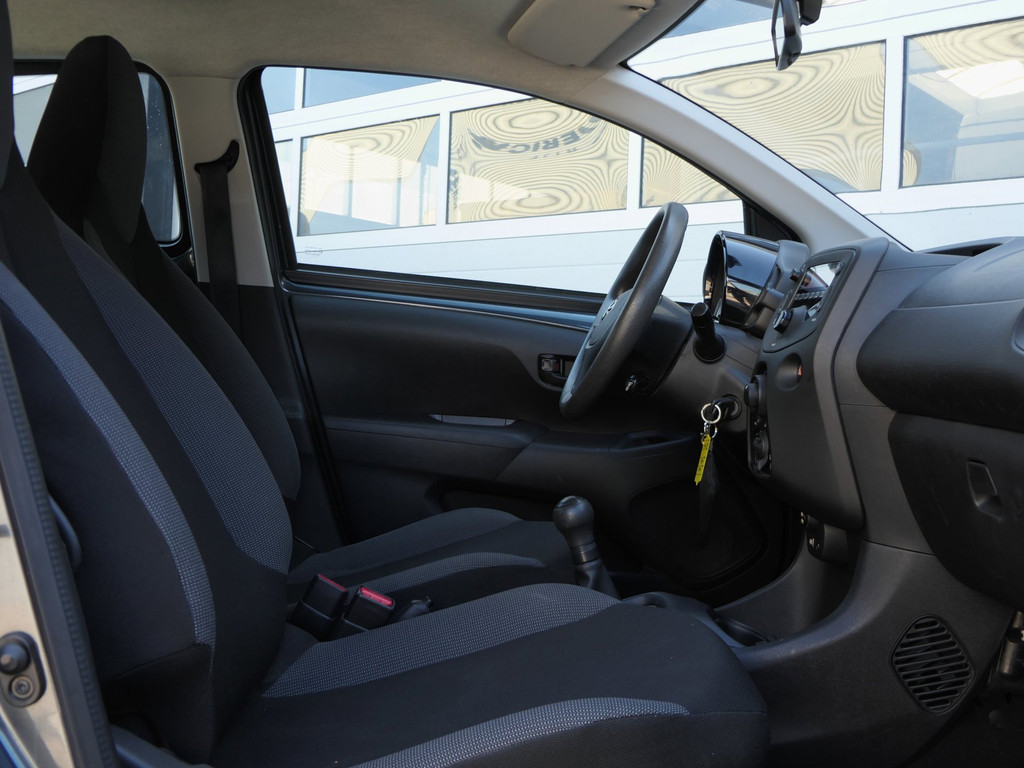Toyota Aygo 1.0 VVT-i x-now 5-Deurs | Airco | Zuinig! | NAP 54891964-7.jpg | Autobedrijf van Wierick