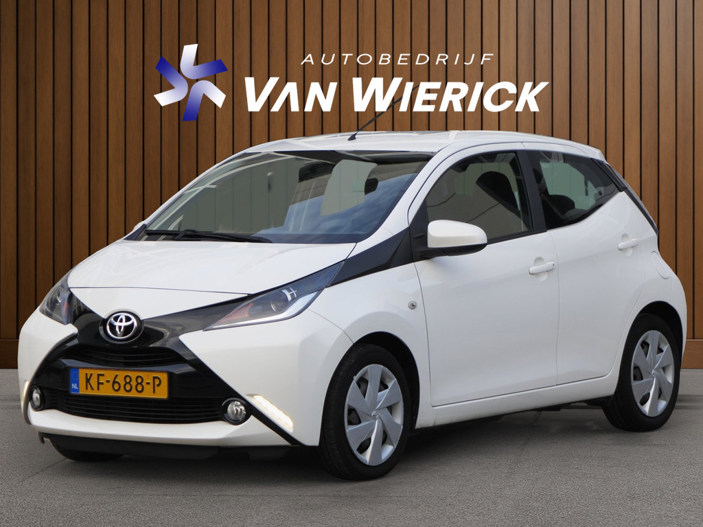 Toyota Aygo 1.0 VVT-i x-play | Camera | Bluetooth | Airco | Zuinig! | Origineel NL 57038124-0.jpg | Autobedrijf van Wierick